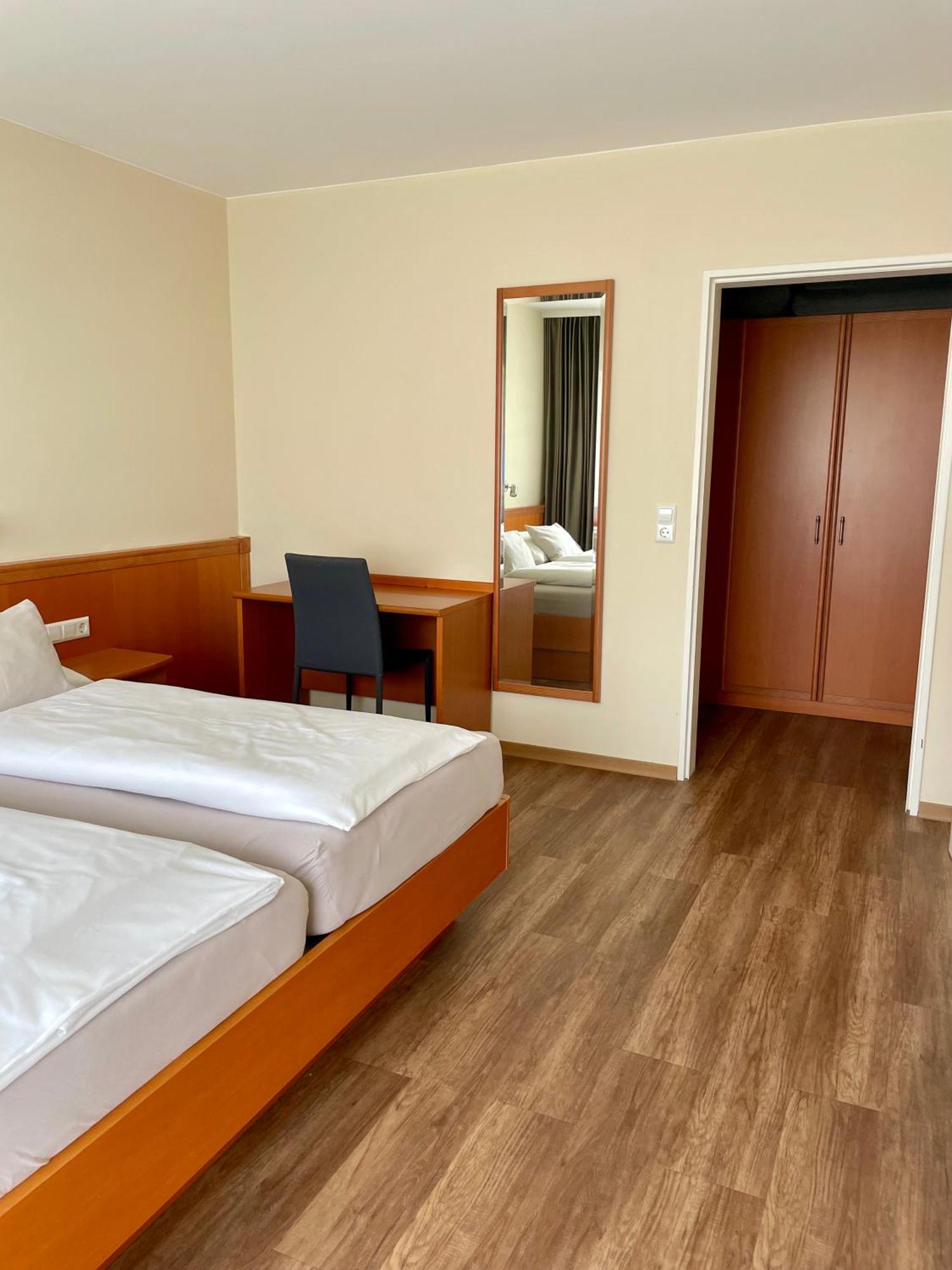 Hotel Gaestehaus Zuern Вассербург Экстерьер фото
